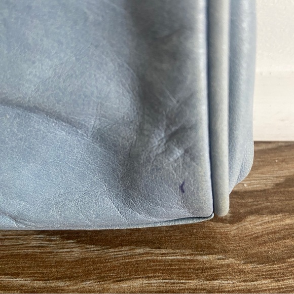 Vintage Light Blue Leather Etienne Aigner change purse/wallet or small clutch. - Picture 6 of 6